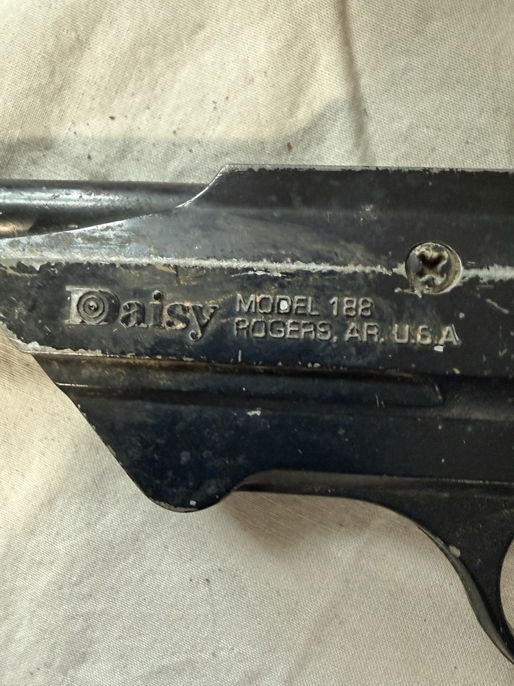 Daisy Model 188 Pistol BB Gun DO NOT KNOW IF FUNCTIONAL.