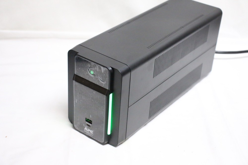 APC Back-UPS Battery Backup & Surge Protector 6 Outlets 950VA 480W