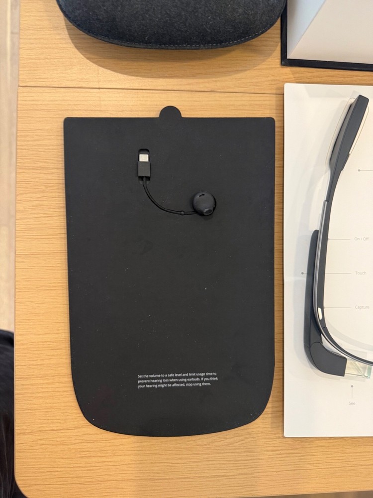 Google Glass XE-C Explorer Edition – Full Kit + Titanium Frame – Charcoal