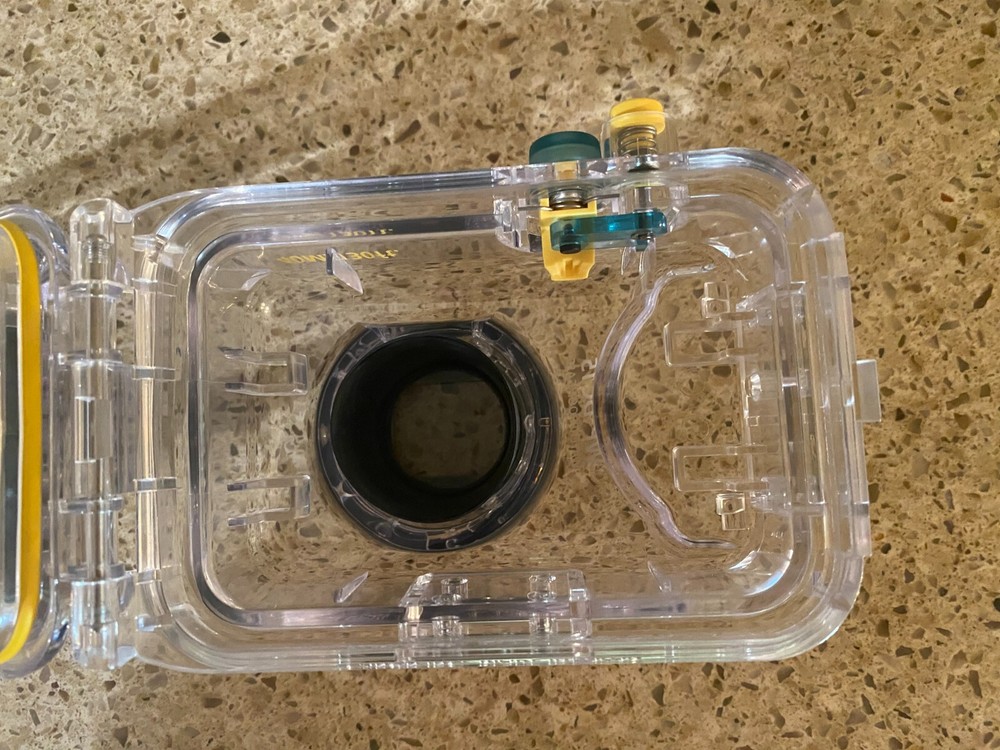 Canon WP-DC15 Digital Camera Waterproof Under Water Camera Case (40m-130Ft) RARE