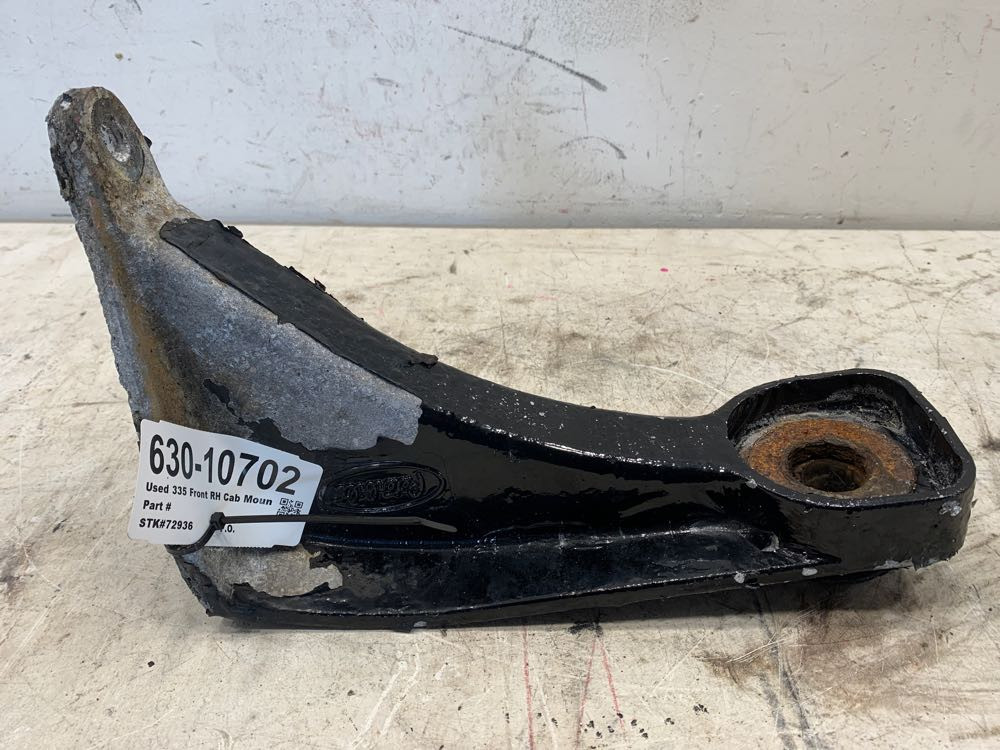 2009 Peterbilt 335 Cab Mount (630-10702)