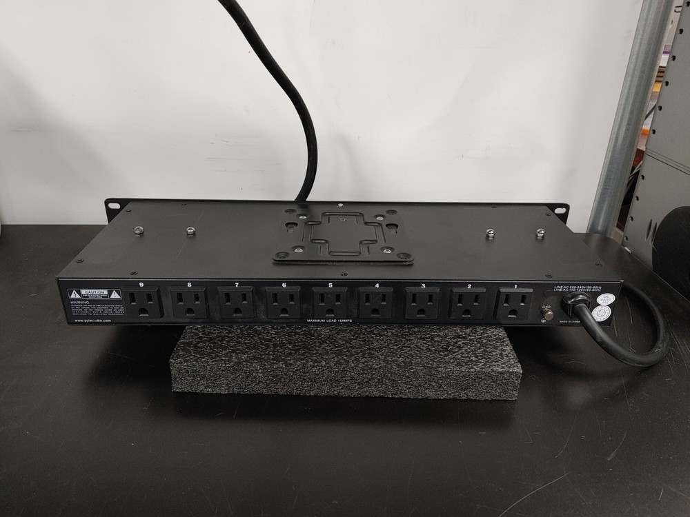 PYLE PDBC70 9 Outlets 15 Amp Power Supply Unit
