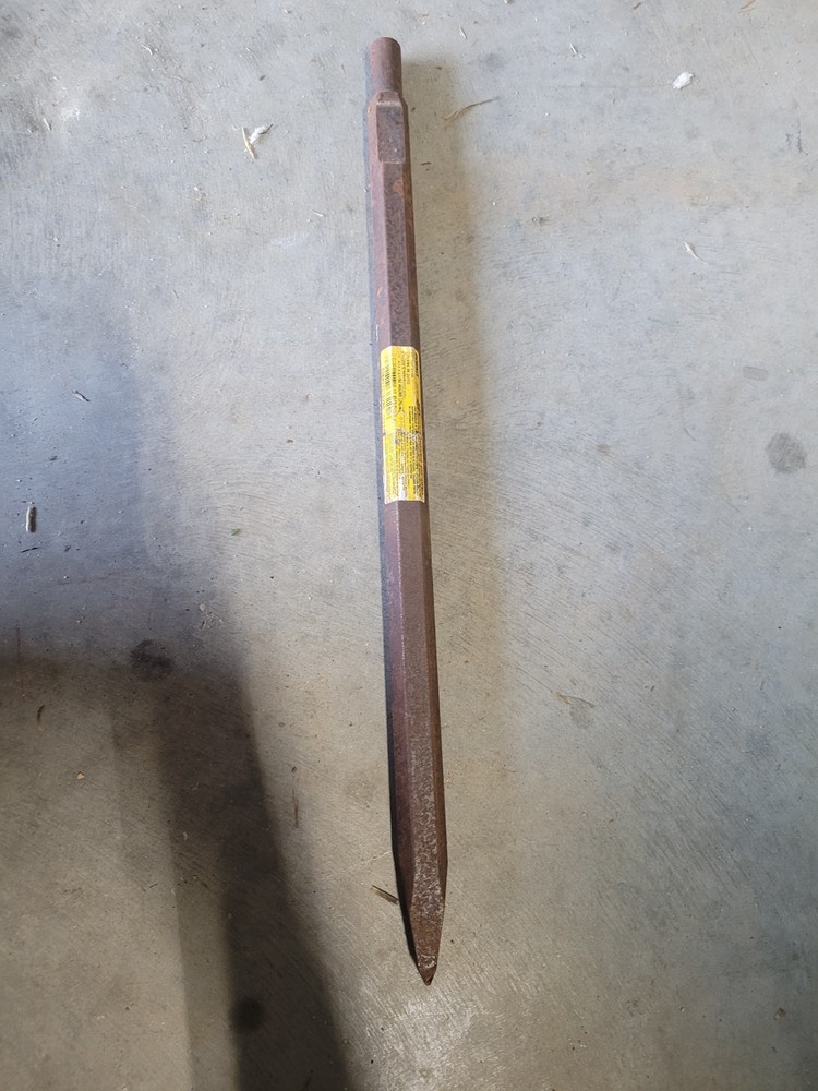 DeWalt DW5771 18” x 3/4" Hex Bull Point Chisel