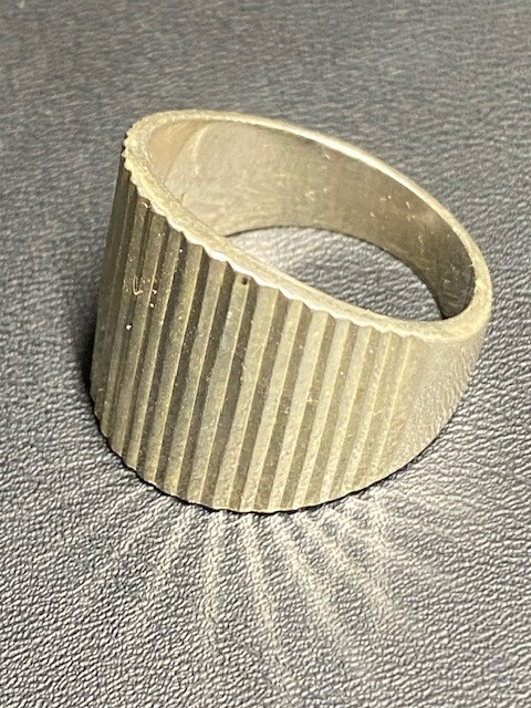 SU MEXICO 925 STERLING SILVER RIBBED FACE RING SIZE 9.5