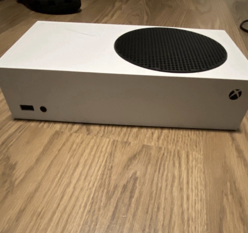 Xbox Series S Console & Controller Bundle HDMI USB, willing for trade for PS5