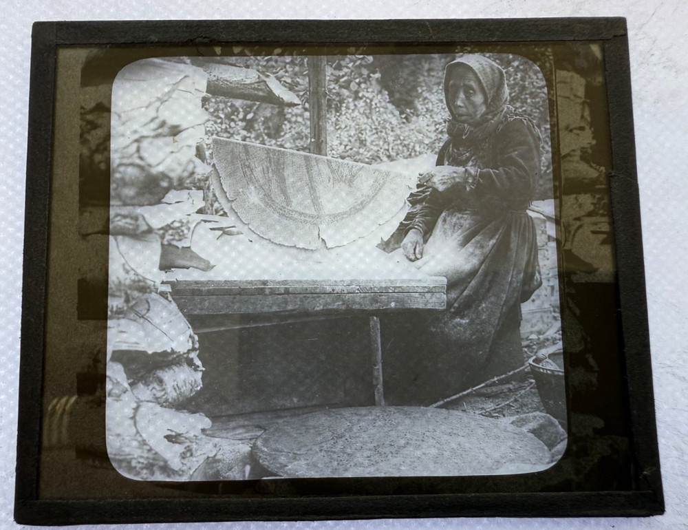 KEYSTONE MAGIC LANTERN SLIDE 410 MAKING FLAT BREAD, NORWAY 1920s