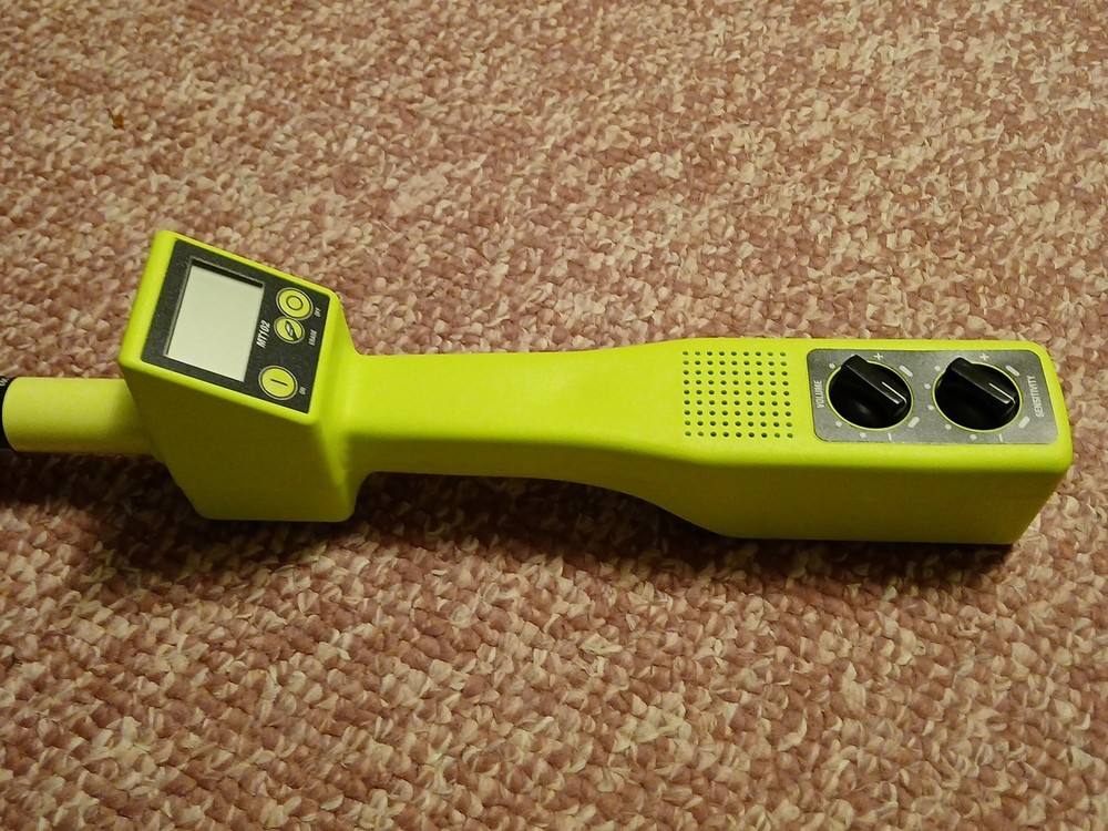 Magna-Trak 102 Magnetic Locator