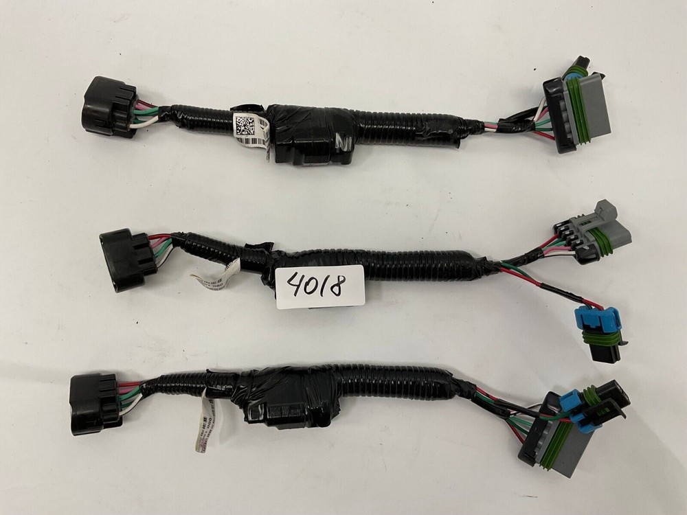 Genuine Custom Accessory Electrical Connector USS82