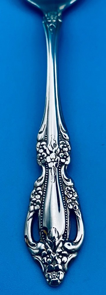 Set of 2 TWO Oneida Raphael Teaspoons 6" Stainless Flatware Silverware Deluxe