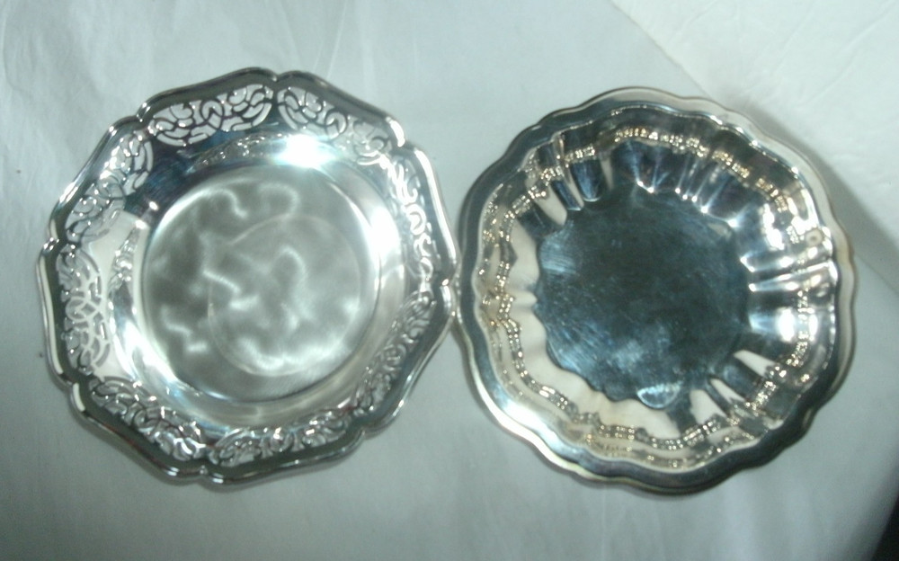 2 VINTAGE SILVER PLATED BOWLS, IKORA GERMANY, FOOTED WM. ROGERS ONEIDA LTD