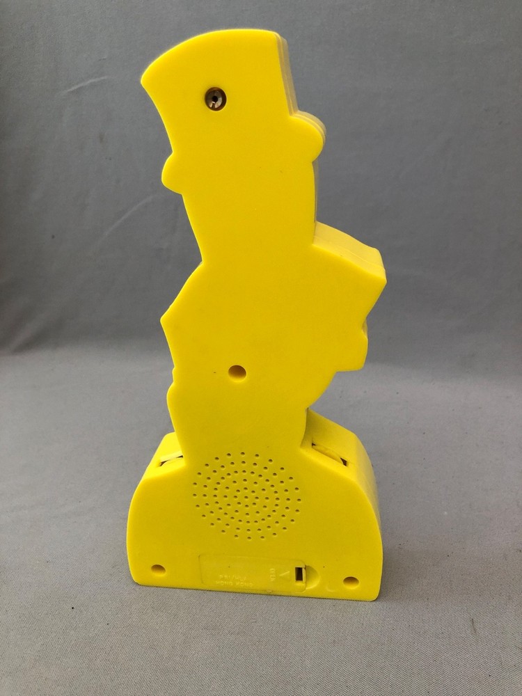 VINTAGE MR PEANUT TRANSISTOR RADIO WORKING