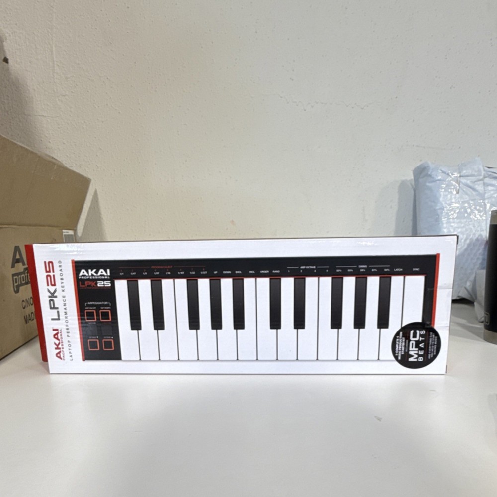 Akai LPK25 MIDI Keyboard Controller 25 Synth Keys USB Software Included