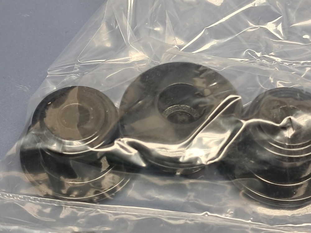 Indian Motorcycle Quick Release Windshield Mounting Spools, Black | 2884902-266