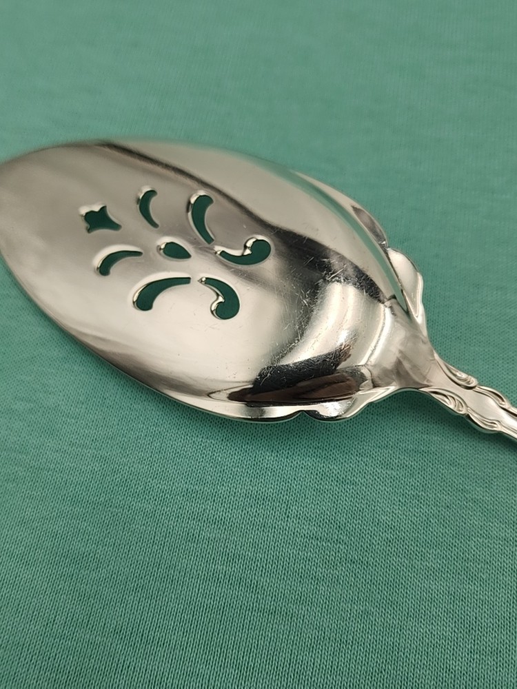 Oneida Community Modern Baroque Silverplate Pierced Pie Server