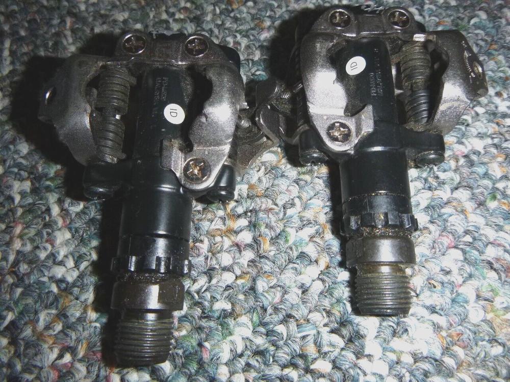 SHIMANO PD-M620 CLIPLESS BIKE PEDALS Pre-owned