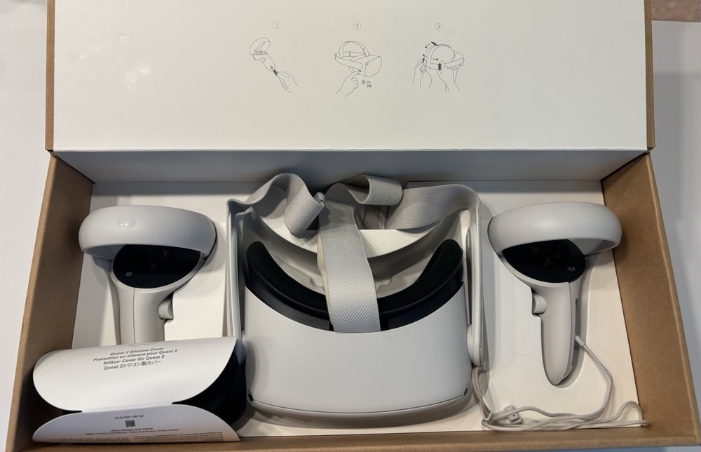 Meta Oculus Quest 2 All-in-One VR Headset with Controllers White, 128GB