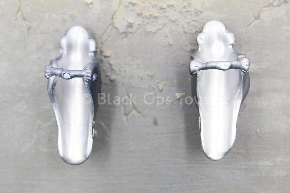 1/6 scale toy CYCOM - Fireblade - Armored Bracers