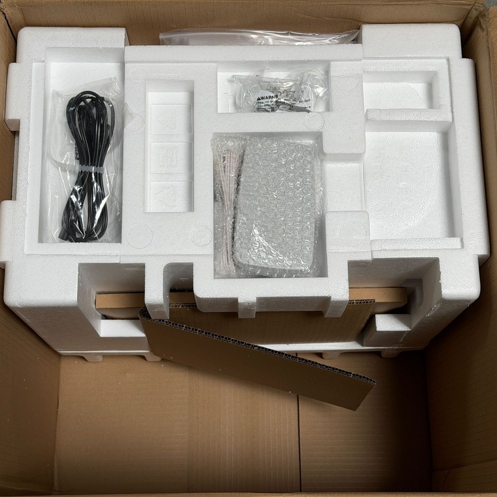 Brother SE2000 Computerized Sewing and Embroidery Machine Accessories Bundle