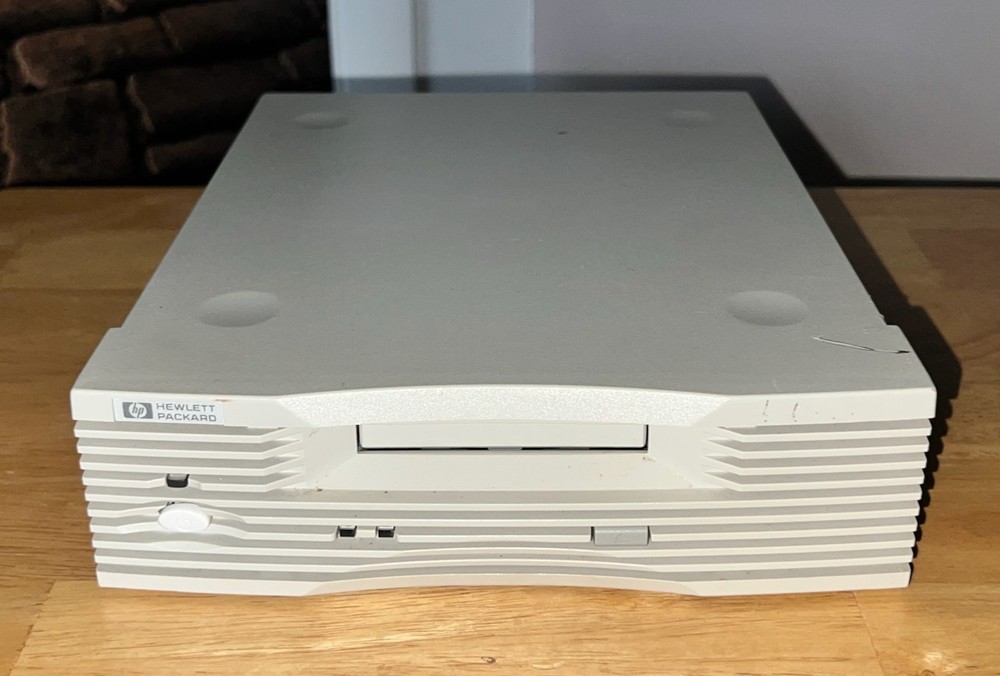 HP External SCSI DDS/DAT drive - C6365A