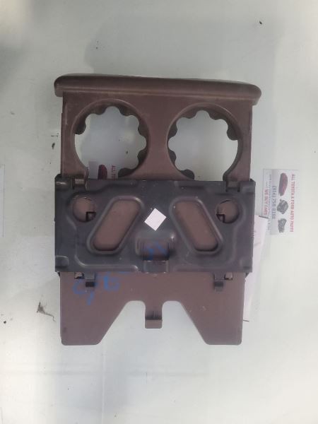 TACOMA    2004 Console Rear 13801