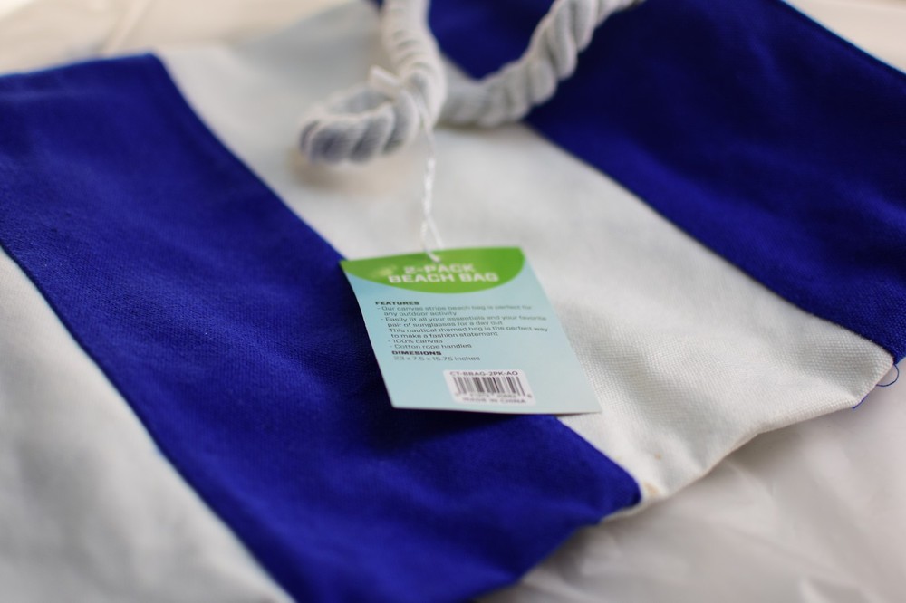 cedar trail beach bag Blue And White