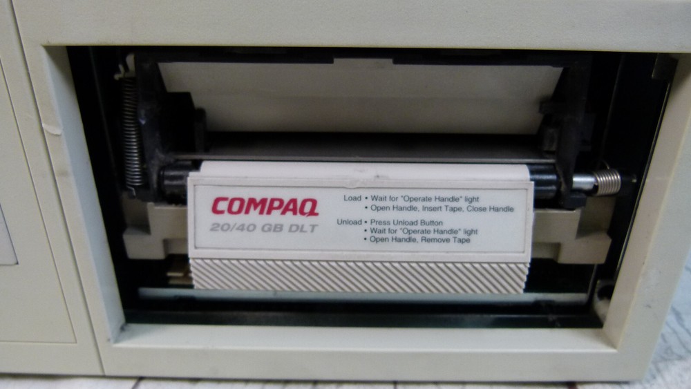 Compaq 20/40GB DLT Internal Tape Drive