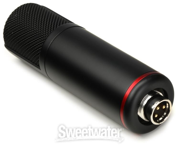 Focusrite Scarlett 2i2 Studio 4th Gen Recording Bundle