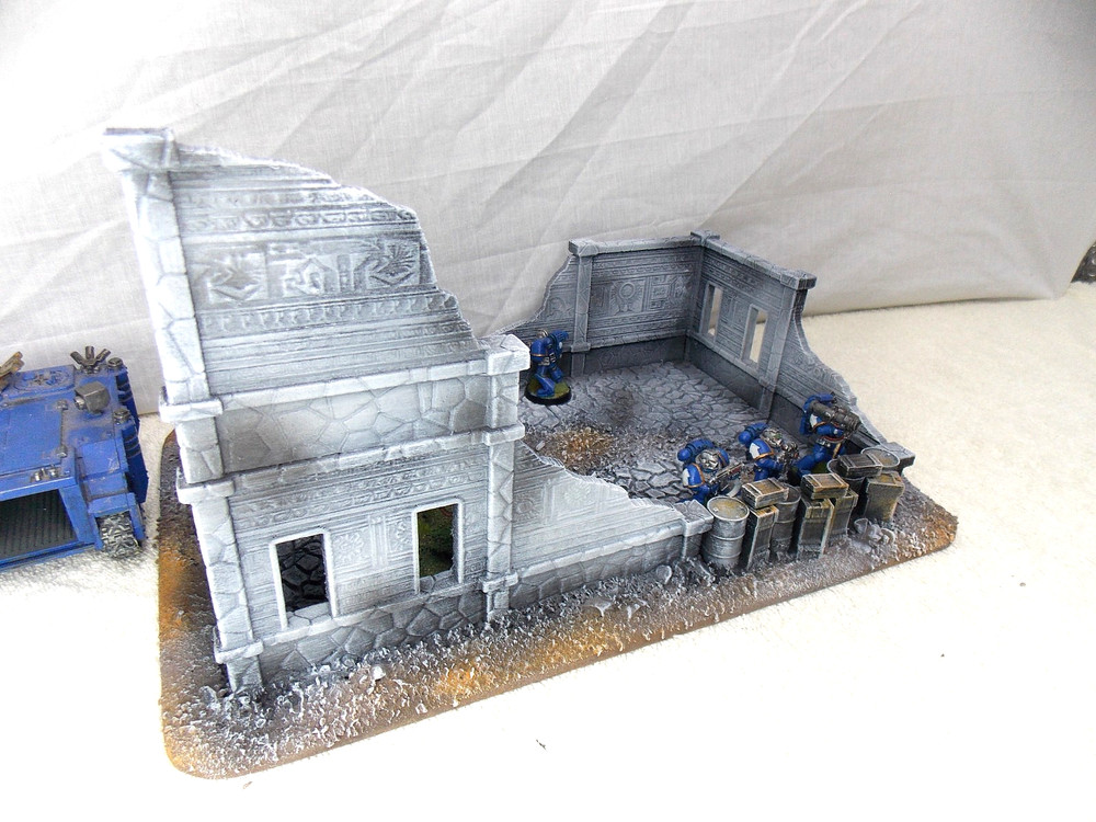 WARGAMING TERRAIN PAINTED BUILDING