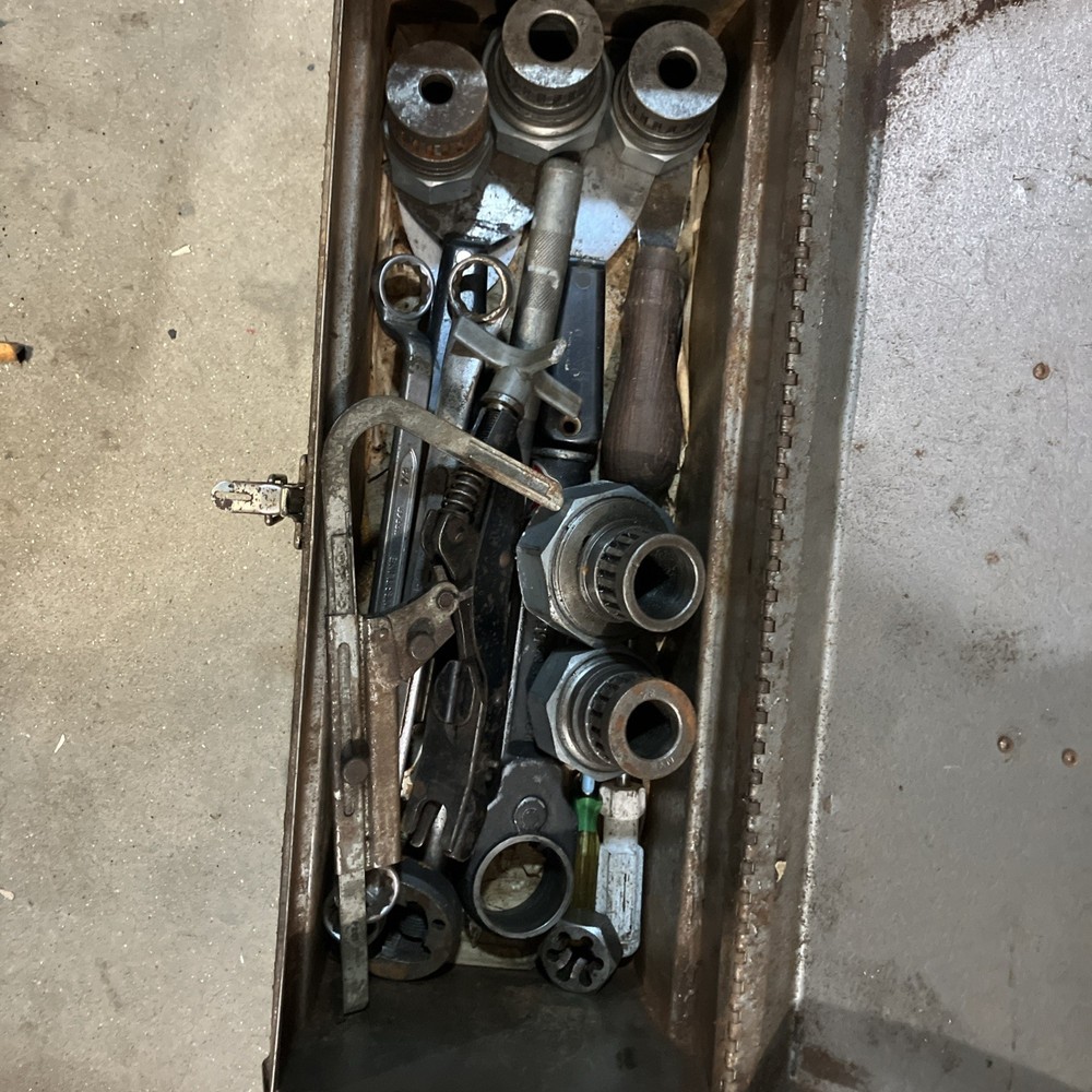 Pipe threader tool  Sk tools offset wrench