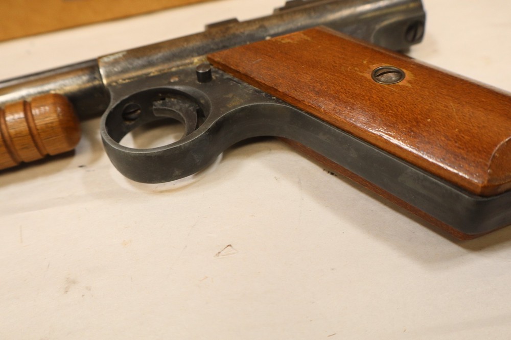 Benjamin Target Pistol, model 130 "Benjamin Franklin" w/box & papers