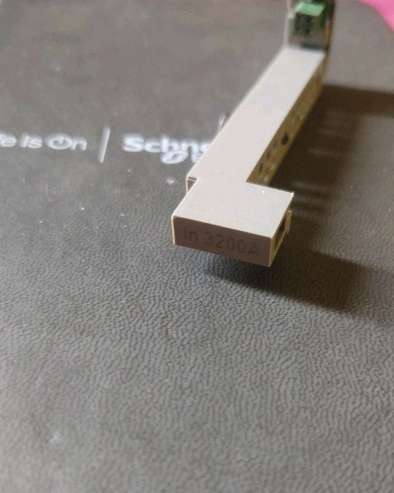 S33984 Square D 3200 Amp Sensor Plug