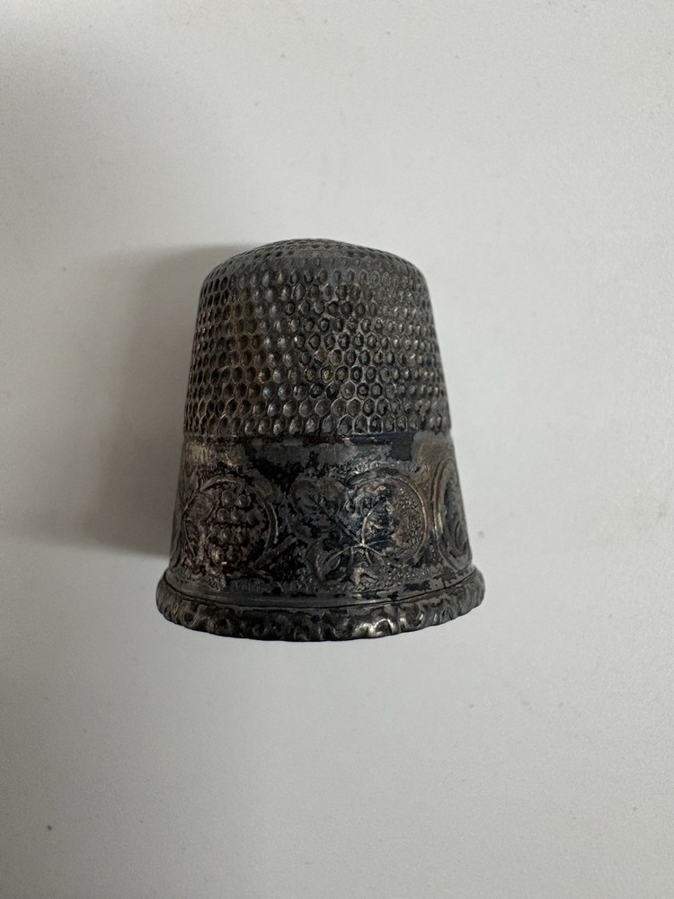 Antique Solid Silver Sewing Thimble c1910 Floral Repousse Pattern w/ Box