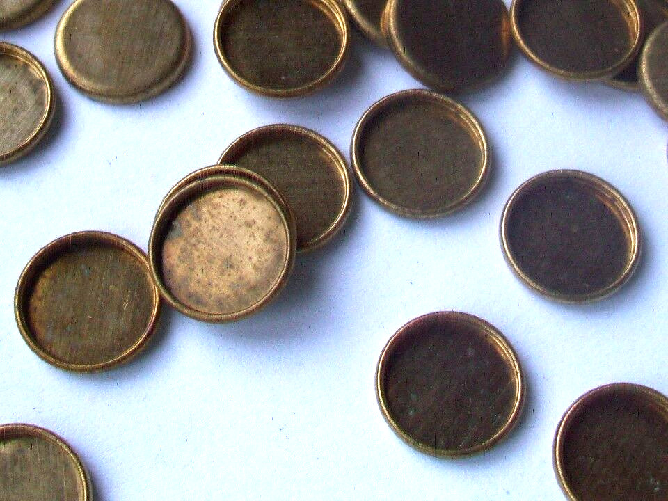 250 pcs. Round- Small Raw  Brass  Setting Shape - 9mm- rolled edge