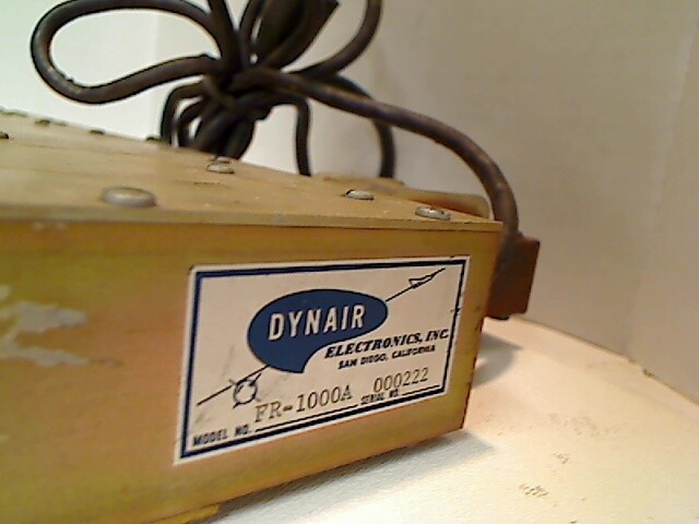 DYNAIR MOUNTABLE VIDEO CHASSIS WITH 4 DA 1060C COMPONENTS FR-1000A