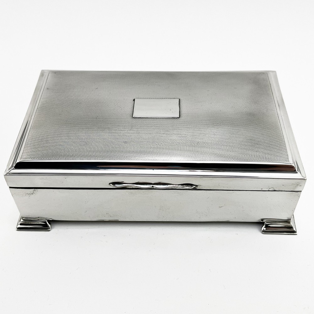 Handsome Rectangular Sterling Silver Trinket or Cigarette Box 1953 Birmingham