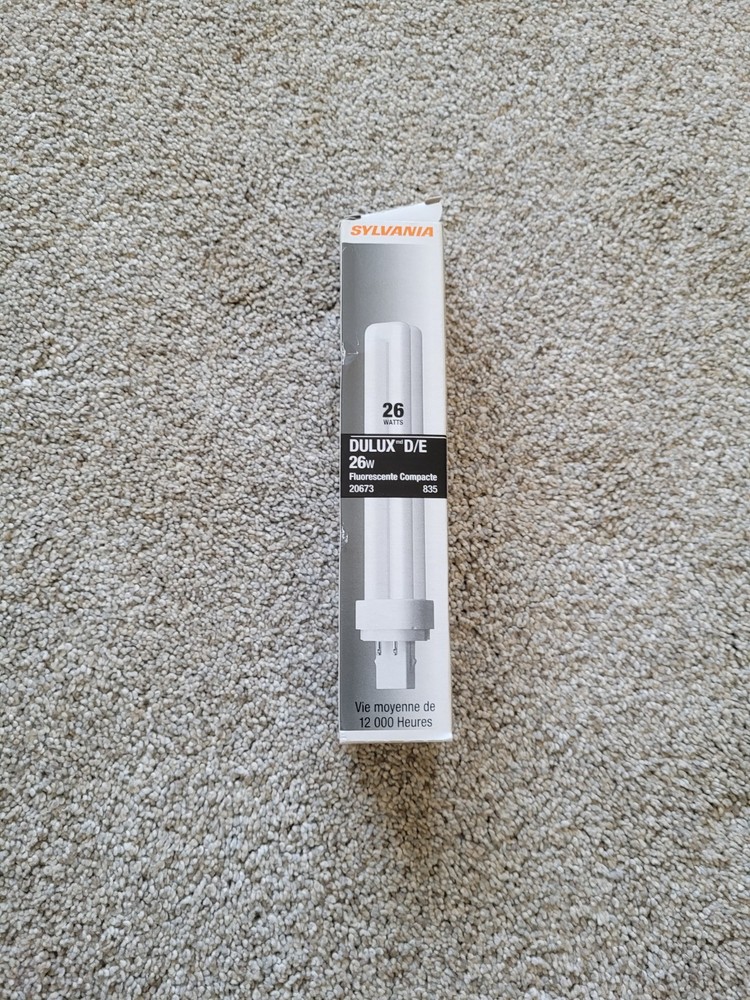 SYLVANIA 26W DULUX D/E Compact Fluorescent Bulb 20673. CF26DD/E/835