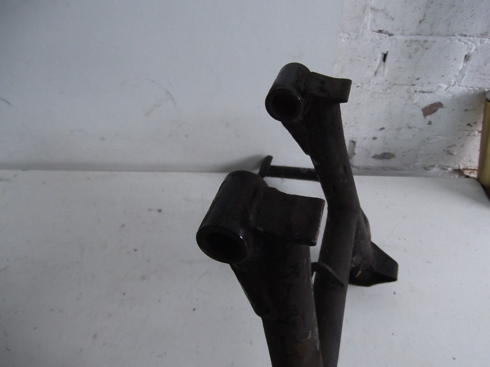 SUZUKI GS850 CENTRE STAND