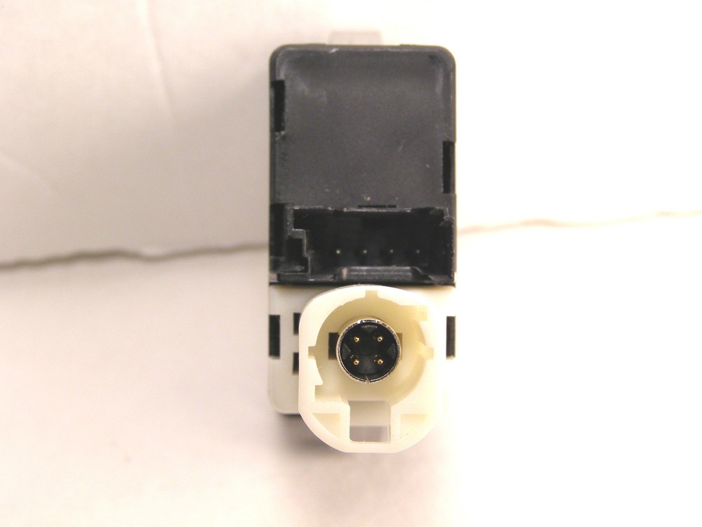 Genuine BMW USB / Auxiliary Input Socket 84109237653