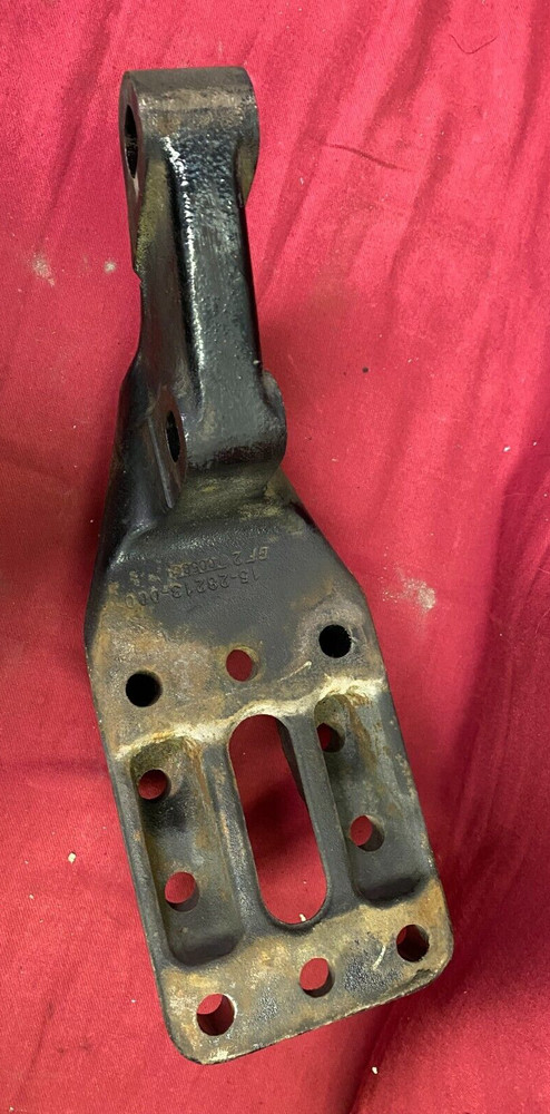 FREIGHTLINER Crossmember underslung MOUNT BRACKET  SUPPORT, # 15 28213 000