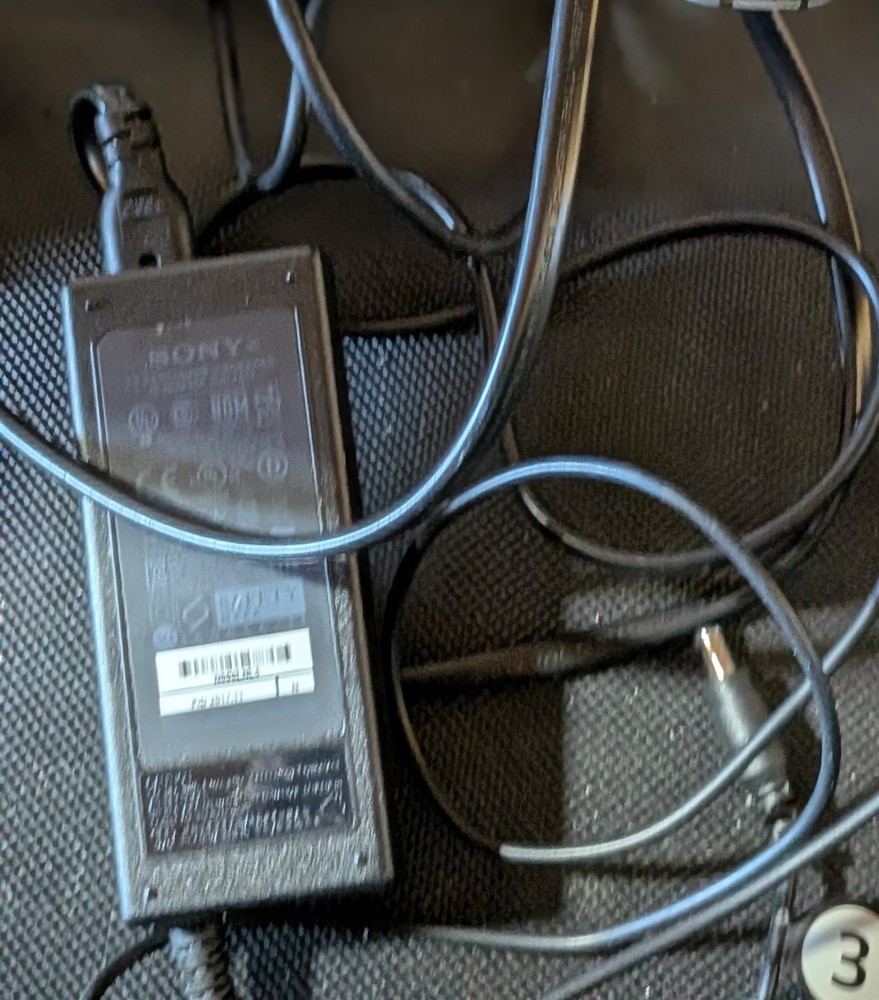 Sony PlayStation VR Headset USB with Camera and Move Controller Stand