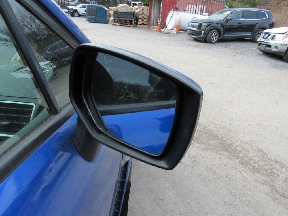 V60 2015 Glove Box 1100904
