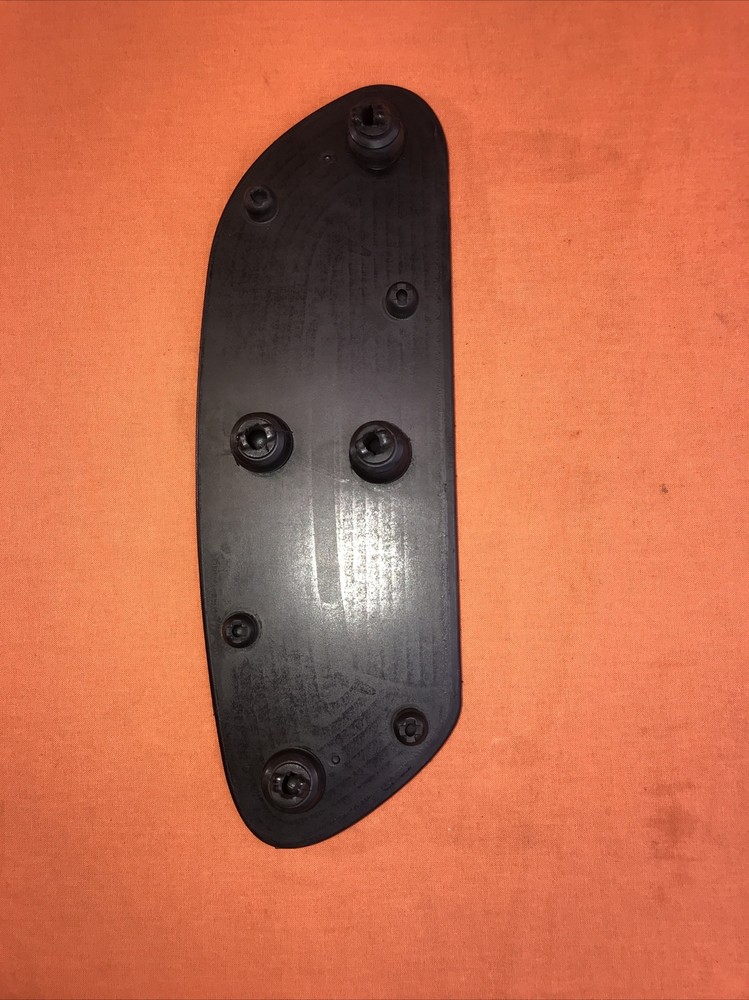 HARLEY-DAVIDSON GENUINE STREAMLINER FLOORBOARD RUBBER INSERT-RIGHT SIDE ONLY!