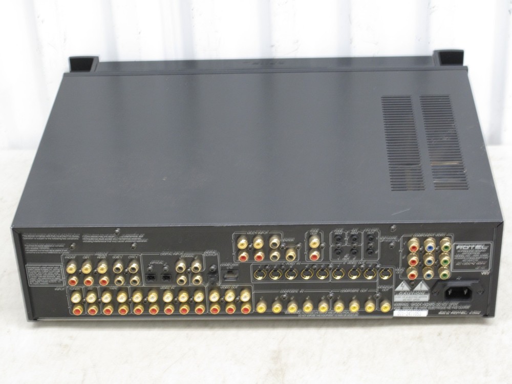 ROTEL RSP-1066 SURROUND SOUND PREAMPLIFIER & PROCESSOR No Remote
