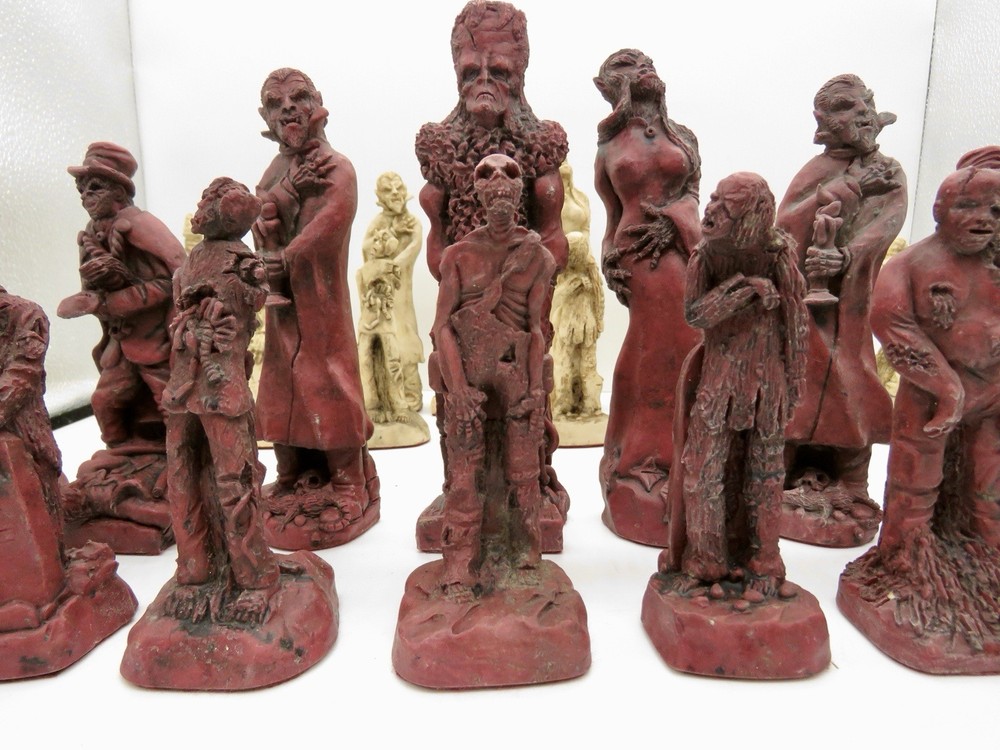 Horror Monster Chess Set - Resin Unmarked - Read