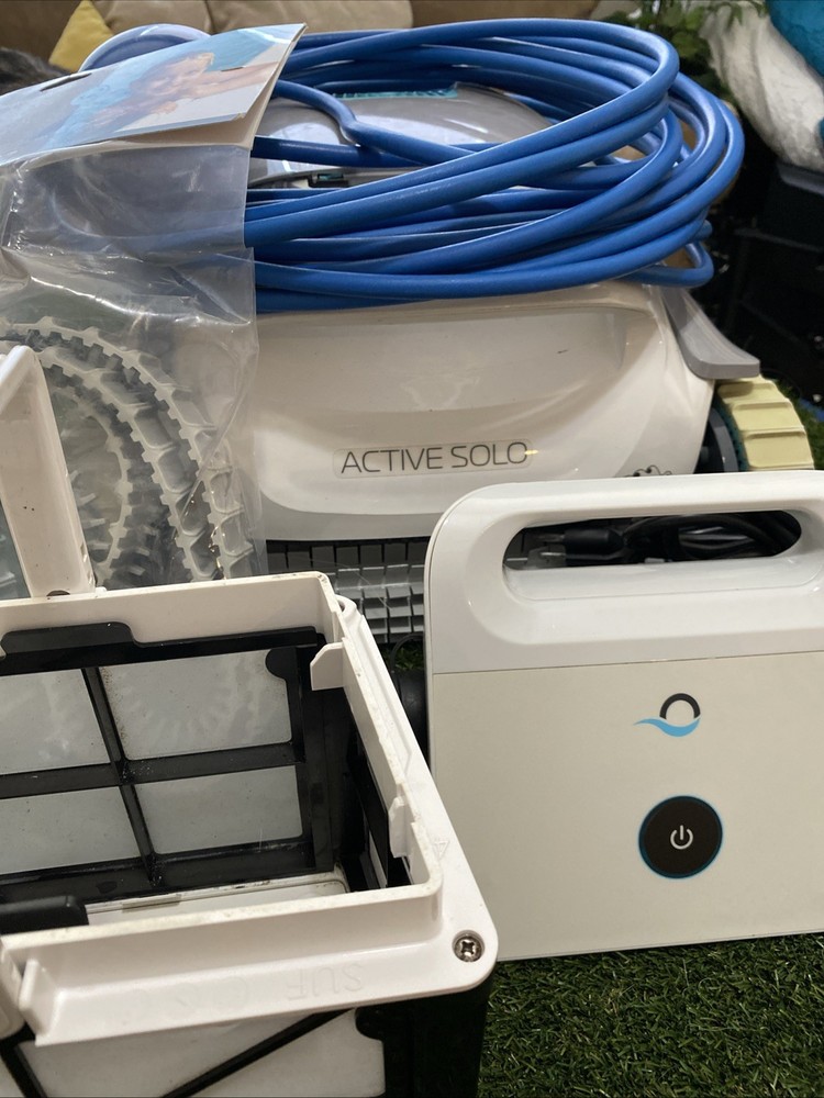 Maytronics Dolphin Active Solo Pool Robot