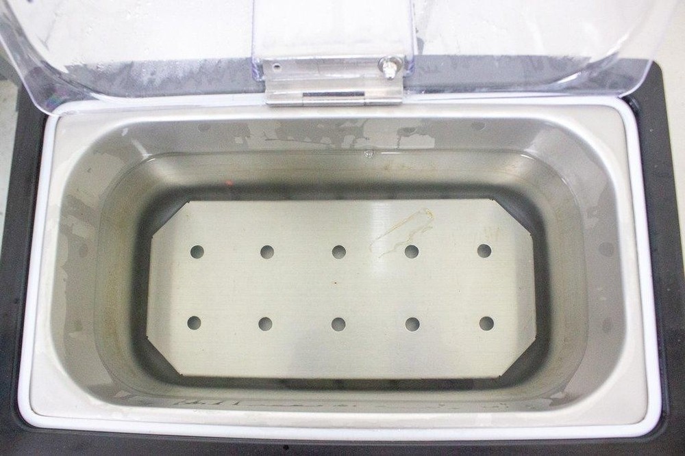 PolyScience WB05 Water Bath - Excellent Temperature Control, 5° to (3320552)