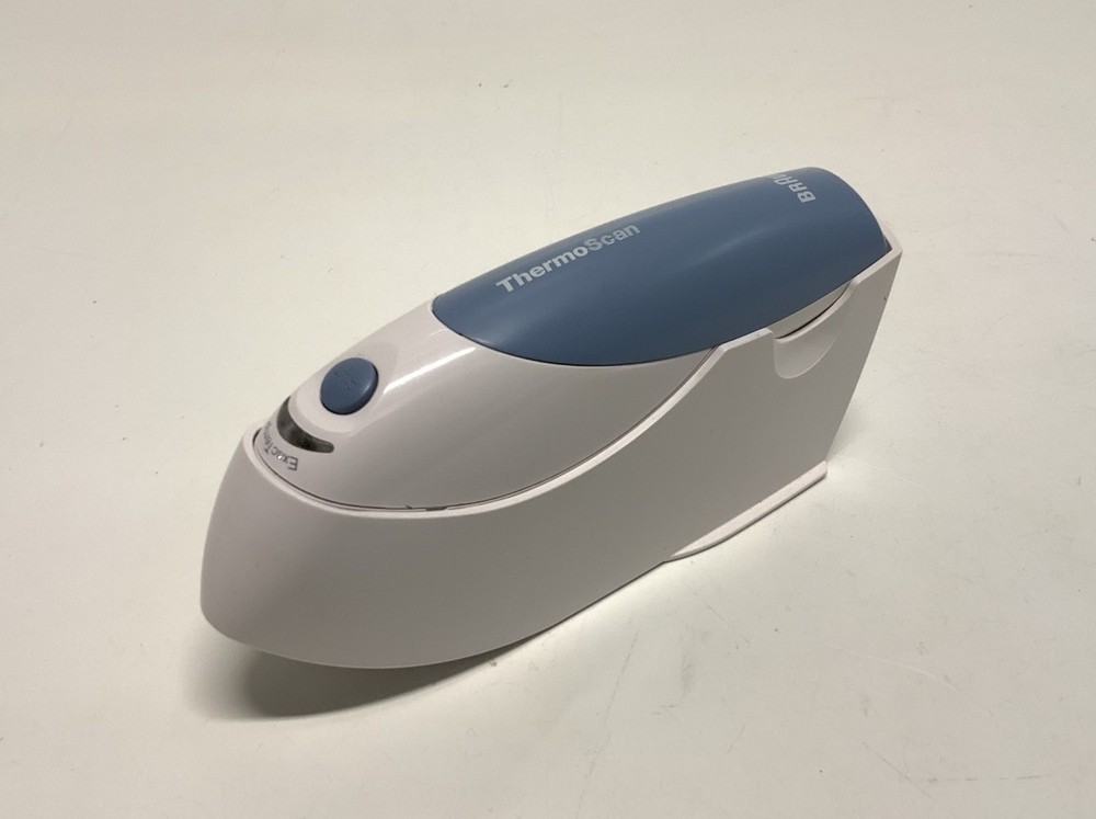 Braun ThermoScan Ear Thermometer Type 6022 Clean/Tested/Working w/ Base