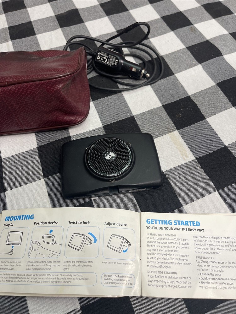Tom Tom bundle GPS Book Charger and Case Tom Tom Tom