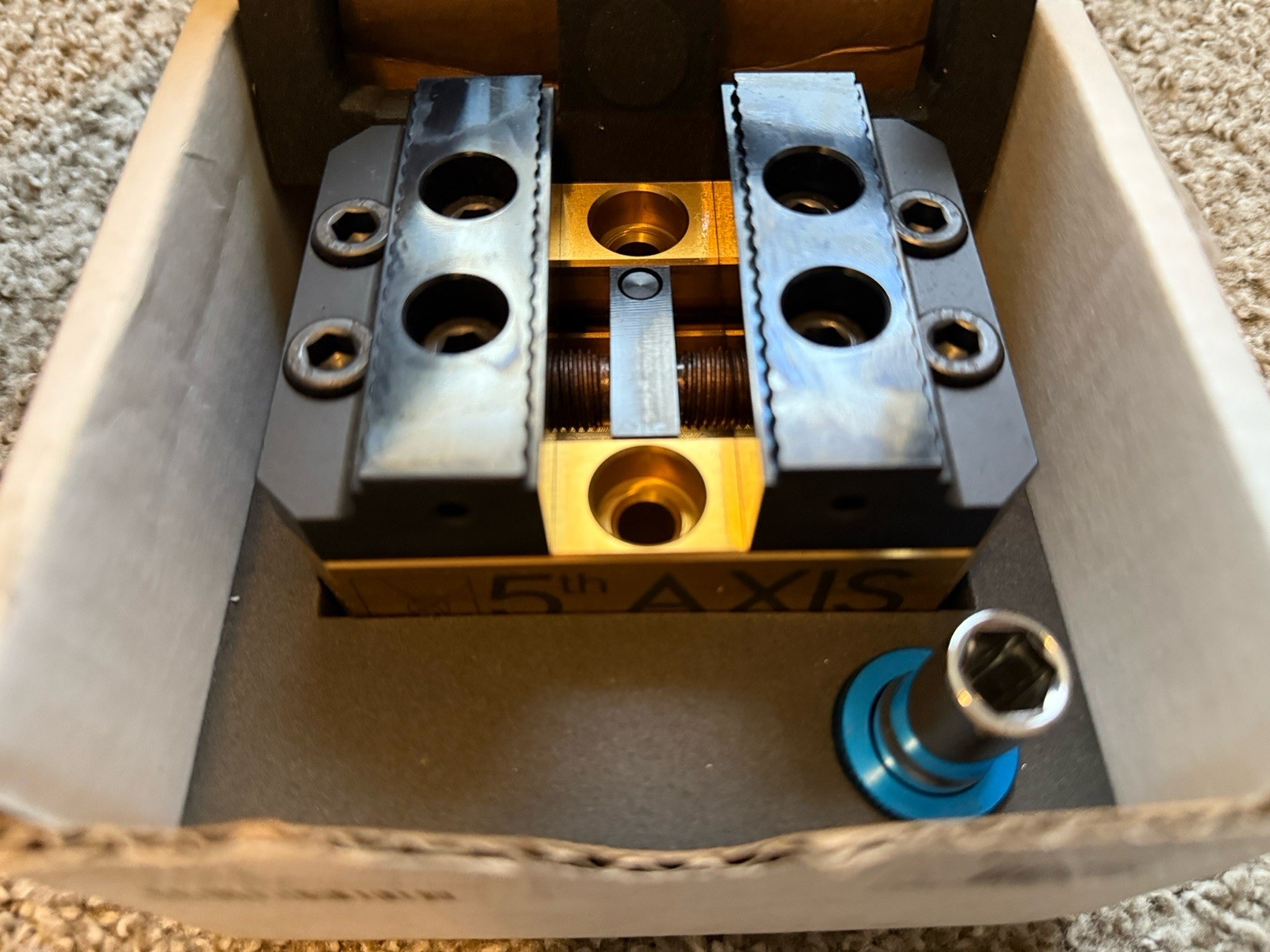 5th Axis V75100X 75mm x 100mm Self Centering Metric Vise NEW