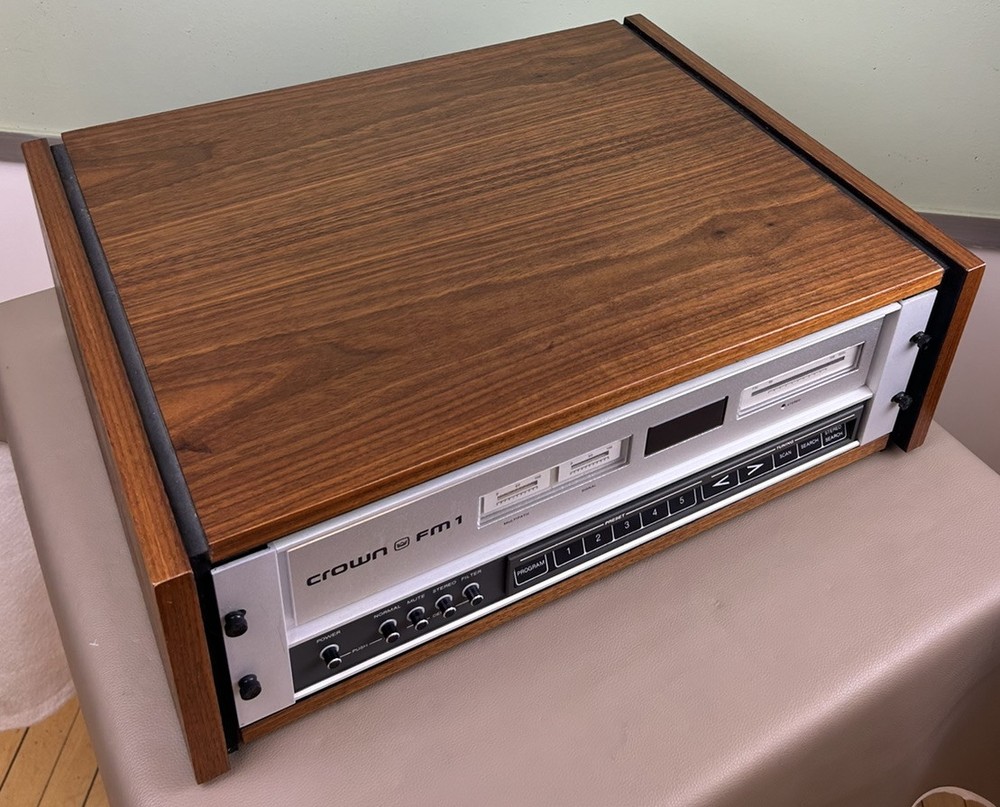 CROWN FM1 STEREO TUNER NICE